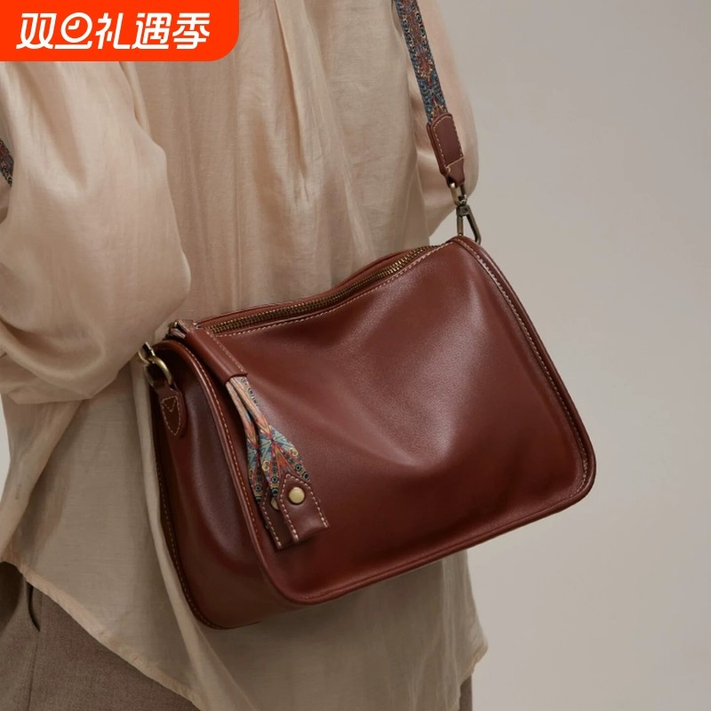 真皮斜挎包女2025新款时尚小方包中年女包妈妈包头层牛皮单肩小包