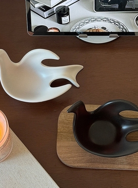 跨境陶瓷和平鸽烛台装饰摆件轻奢异形鸽子调味碟高颜值日式调料碟