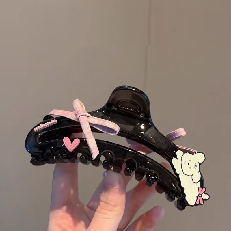 深夏小狗蝴蝶结盘发夹黑色抓夹2026新款大号后脑勺鲨鱼夹女粉色