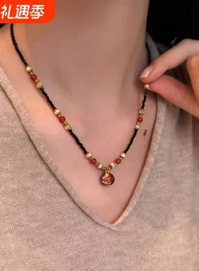 石榴红吊坠复古串珠项链配饰女秋冬毛衣链轻奢小众高级感颈链饰品
