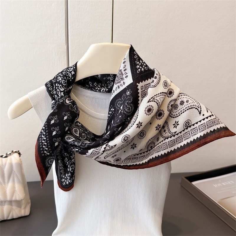 复古丝巾小方巾围巾披肩外搭女2025新款围脖高级感领巾腰间装饰冬