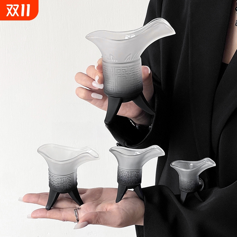 黑色古代帝王酒杯家用创意高级感搞怪秦始皇爵杯茶饮玻璃喝水杯子