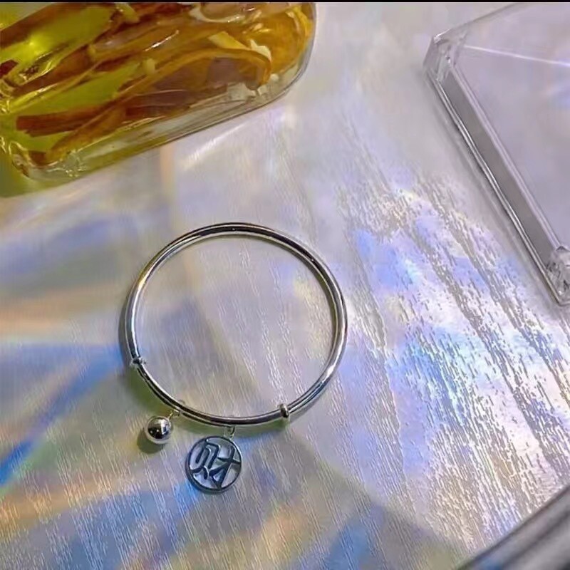 新款网红手镯简约手环气质百搭手饰女