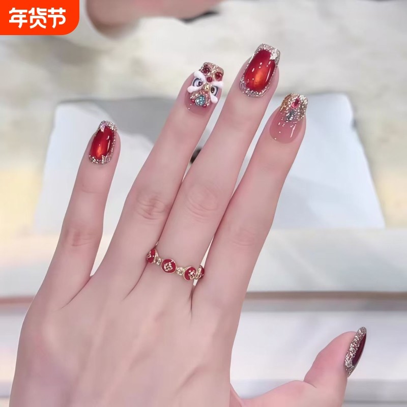 2026秋冬红色狮子猫眼过年手工重工穿戴甲显白美甲贴片镶钻中长款,彩妆/香水/美妆工具,穿戴甲/甲片,淘宝优惠券,粉丝福利购,淘宝优惠卷
