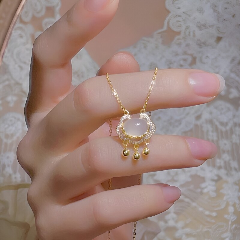 银色十字项链轻奢高级感女式图片