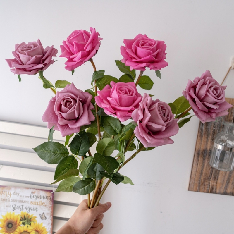 过胶湿润手感玫瑰仿真花家居装饰婚庆路引花墙假花MW59995