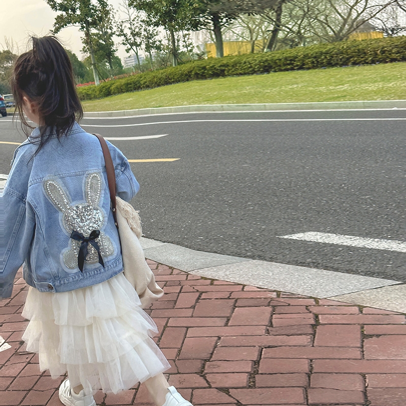 女童春秋款洋气钉珠牛仔衣