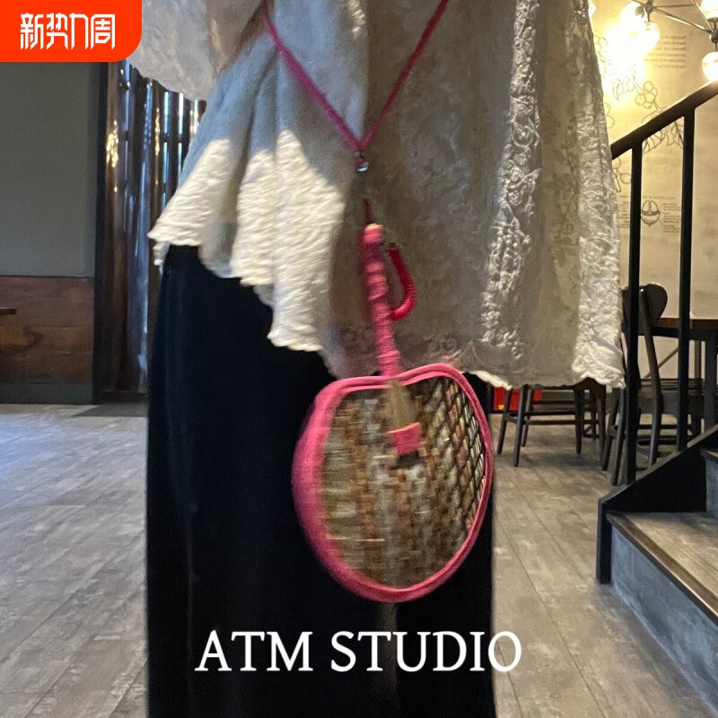 ins精致老钱手工蒲扇多巴胺斜跨扇子2026年夏季新款拍照出片道