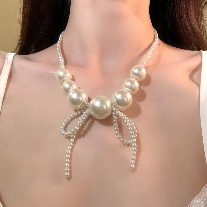 法式小香风蝴蝶结珍珠项链女2026新款复古锁骨链个性颈链配饰花朵