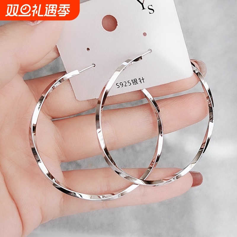 欧美耳饰时尚气质耳圈2025新款爆款夸张大圈圈耳环镀银针耳扣个性