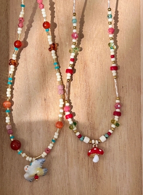 早春莺歌春夏小众手作彩色天然石米珠蘑菇项链可爱复古锁骨链女