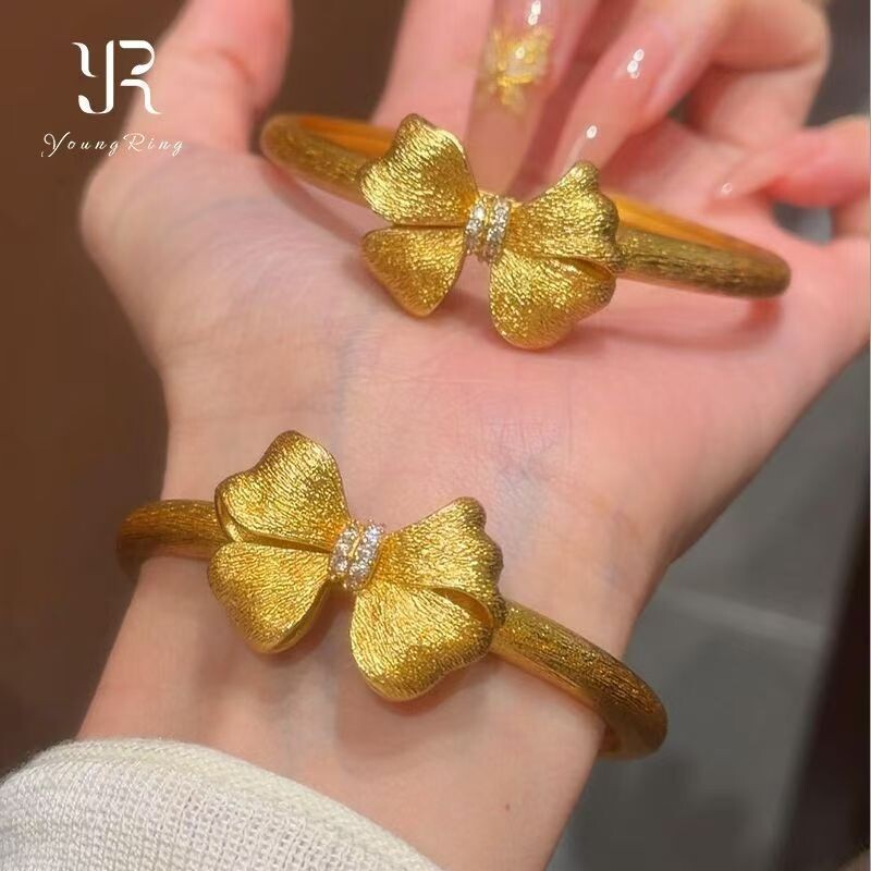 新中式金色拉丝蝴蝶结手镯女千金感精致气质秋冬百搭手饰