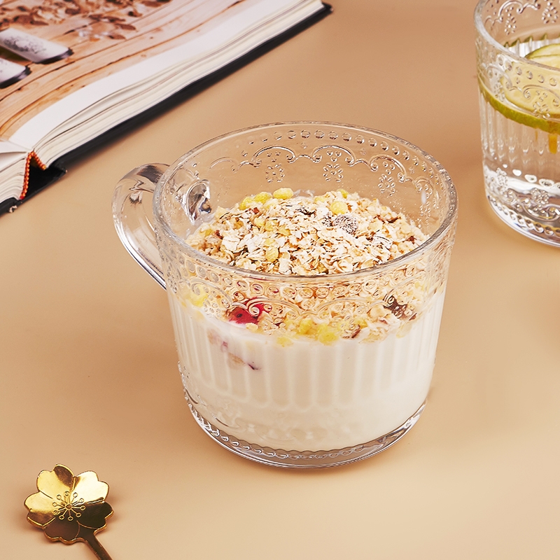 复古浮雕玻璃杯高颜值燕麦碗耐高温可微波加热带盖勺大容量上班族