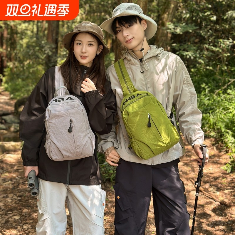 日本进口多功能胸包男女小型双肩包户外登山小背包防水旅行斜挎包