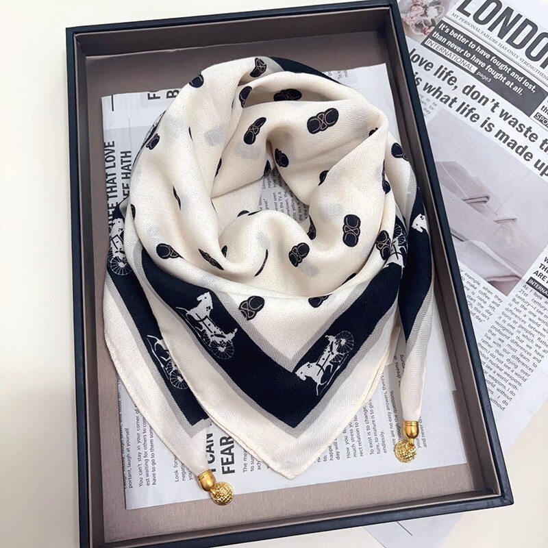 磁吸护颈小围巾2026新款秋冬方巾女款三角丝巾披肩高级感防风围脖