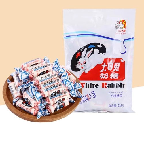 大白兔奶糖袋装227g网红零食年货奶糖解馋萌奶香浓郁零食大白兔糖