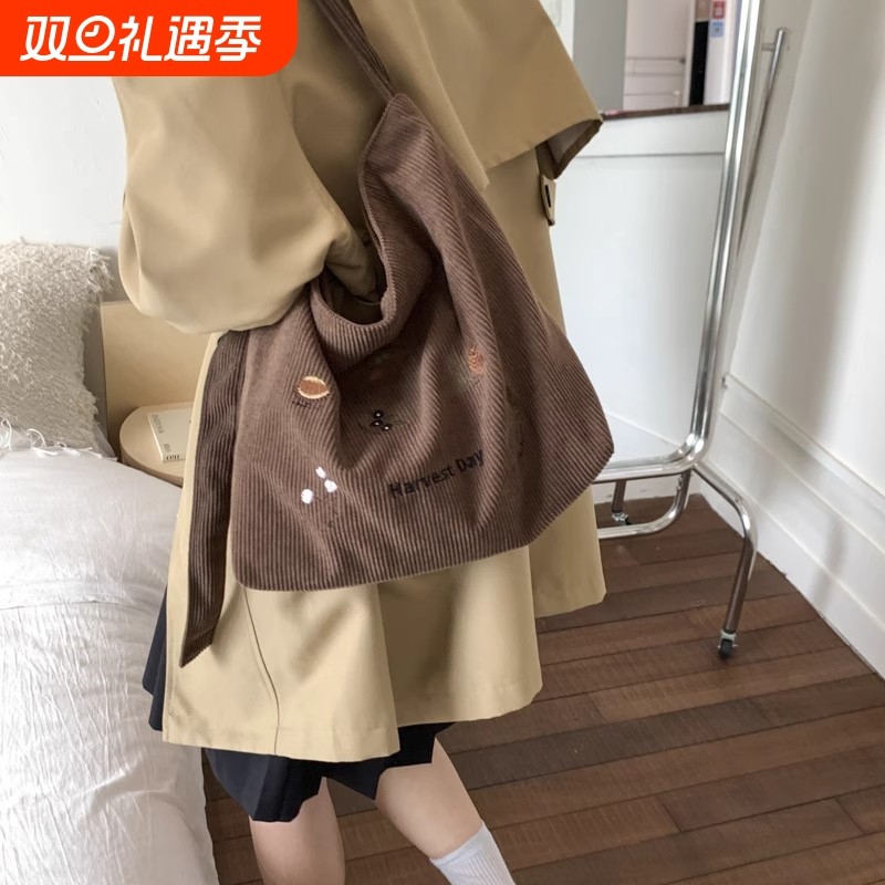 刺绣复古灯芯绒包女大容量斜挎包腋下通勤小众学生上课单肩托特包