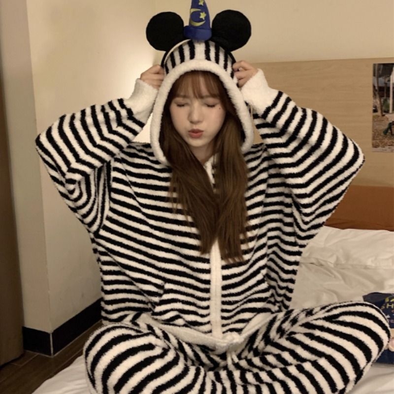 条纹半边绒睡衣女秋冬新款加厚家居服保暖套装可外穿珊瑚绒黑白条