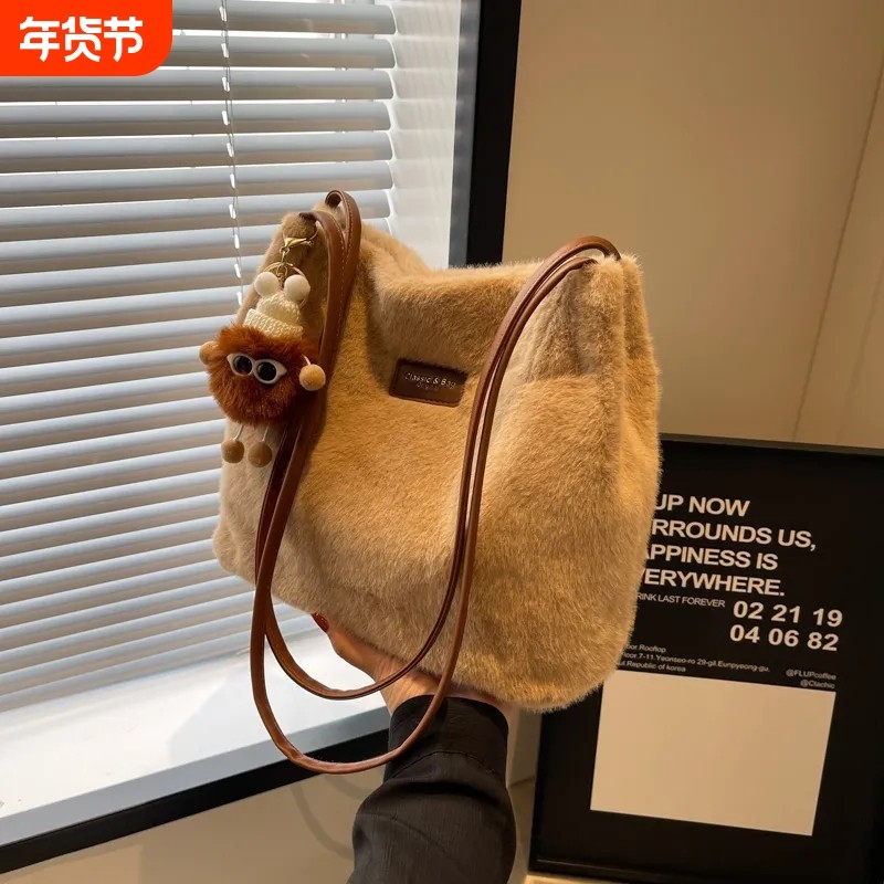时尚毛绒包包女2026休闲百搭大容量通勤托特包质感单肩手提包卡通,箱包皮具/热销女包/男包,通用款女包,淘宝优惠券,粉丝福利购,淘宝优惠卷
