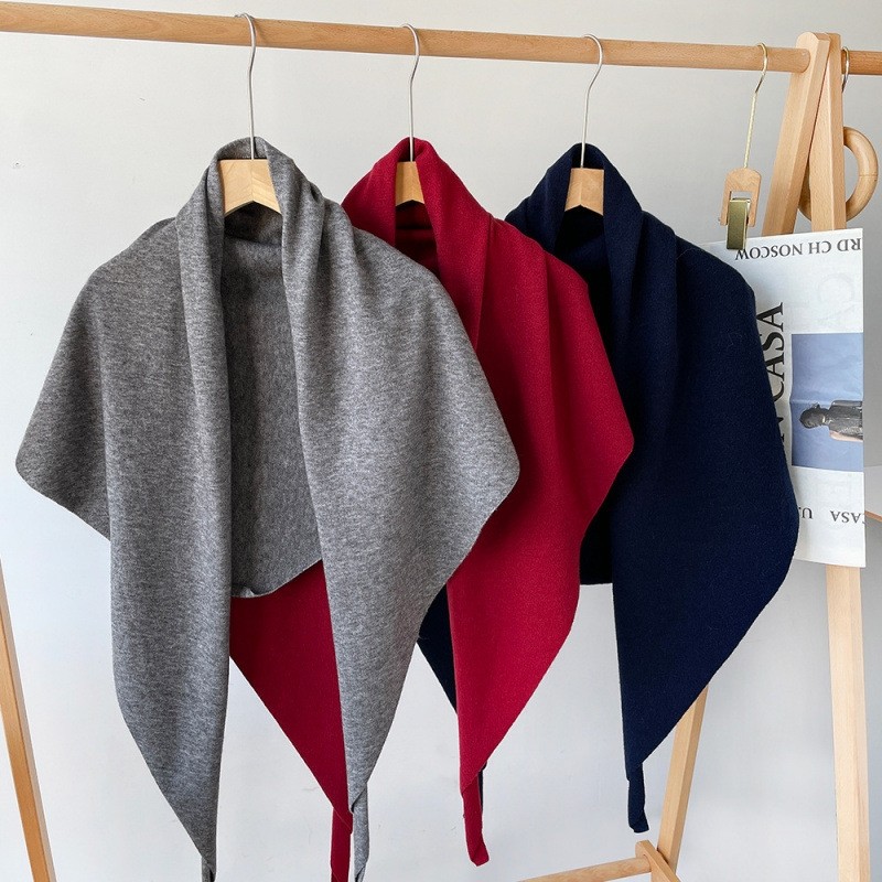 韩版三角围巾针织披肩女雅丹风大地色系高级灰色围巾搭配服装披肩