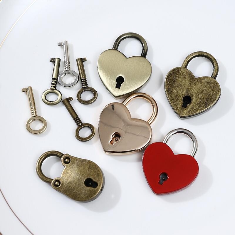 可爱心形挂锁通用迷你锁头学生宿舍小型锁柜子储物箱盒子爱心锁