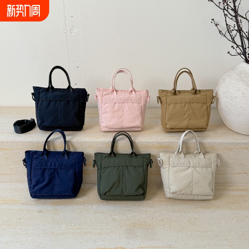 2025秋季新款女大学生外出背包尼龙轻便小背包女士斜跨包单肩包