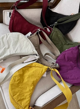 优家同款试衣间百搭饺子包防水轻便斜挎包女单肩包白色橘色绿色