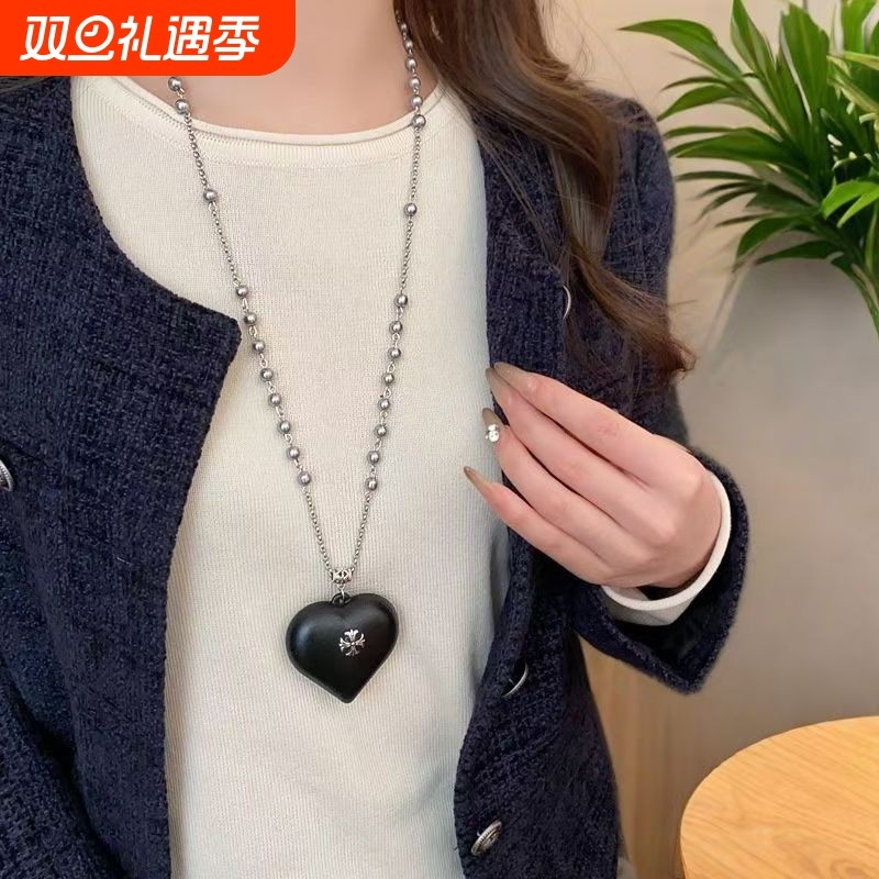 珍珠十字架甜酷爱心吊坠长款项链高级感新款锁骨链黑色颈链配饰