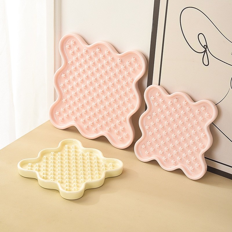 宠物用品猫咪饭碗猫咪舔盘狗狗食盆猫碗狗碗猫食具陶瓷盘宠物碗具,宠物/宠物食品及用品,猫狗碗/慢食碗,淘宝优惠券,粉丝福利购,淘宝优惠卷