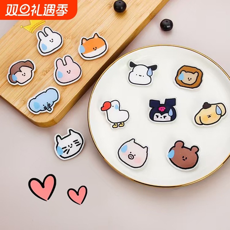emoji流汗表情亚克力胸针批发可爱卡通小动物徽章DIY贴片发夹