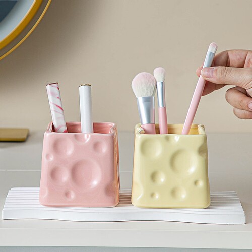 化妆化妆品收纳高颜值笔筒梳妆台收纳盒桌面置物架摆件好物陶瓷