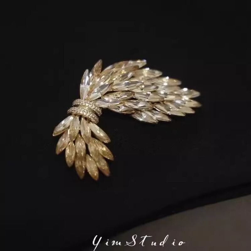 天使之翼麦穗胸针小众设计高级感轻奢精致大衣配饰别针扣优雅高级