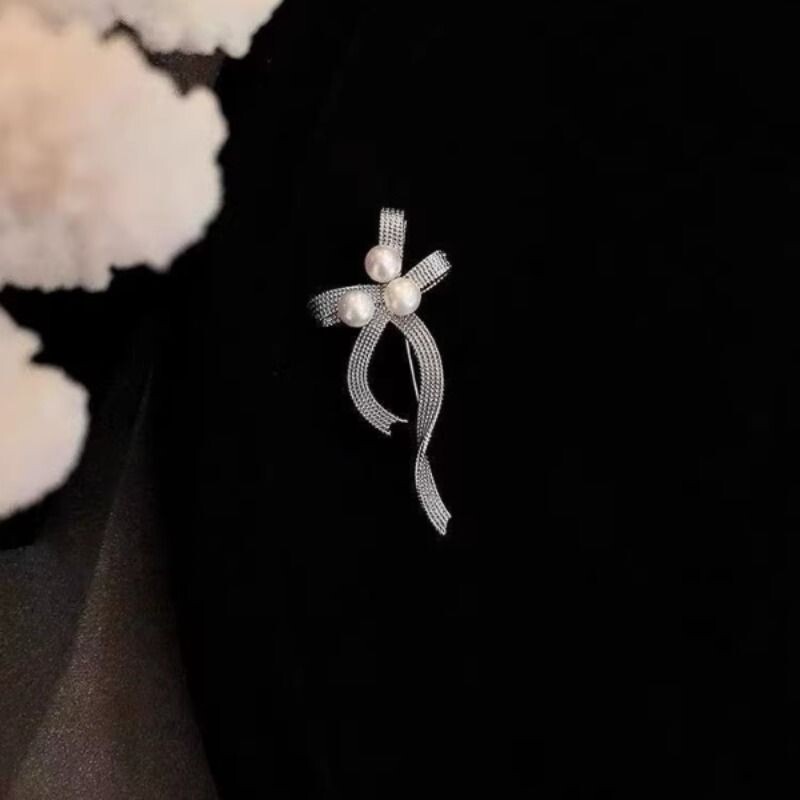 【珀光蝶结】法式复古蝴蝶结仿珍珠胸针简约气质胸花新款精致西装