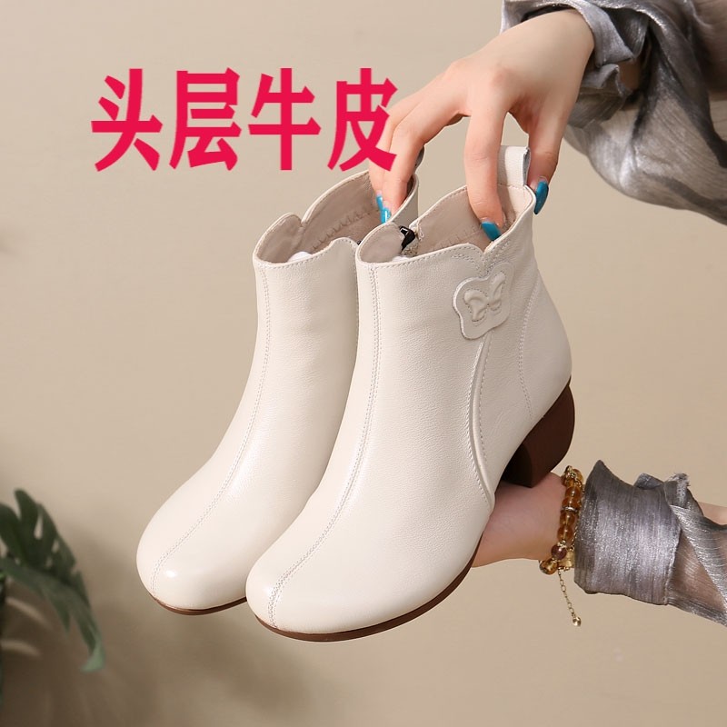 他她女孩秋冬新款中跟短靴女真皮圆头软底粗跟单靴白色牛皮民族风