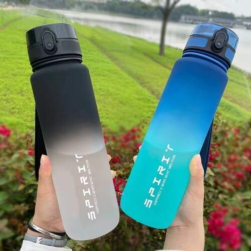 新款夏季便携运动水杯高