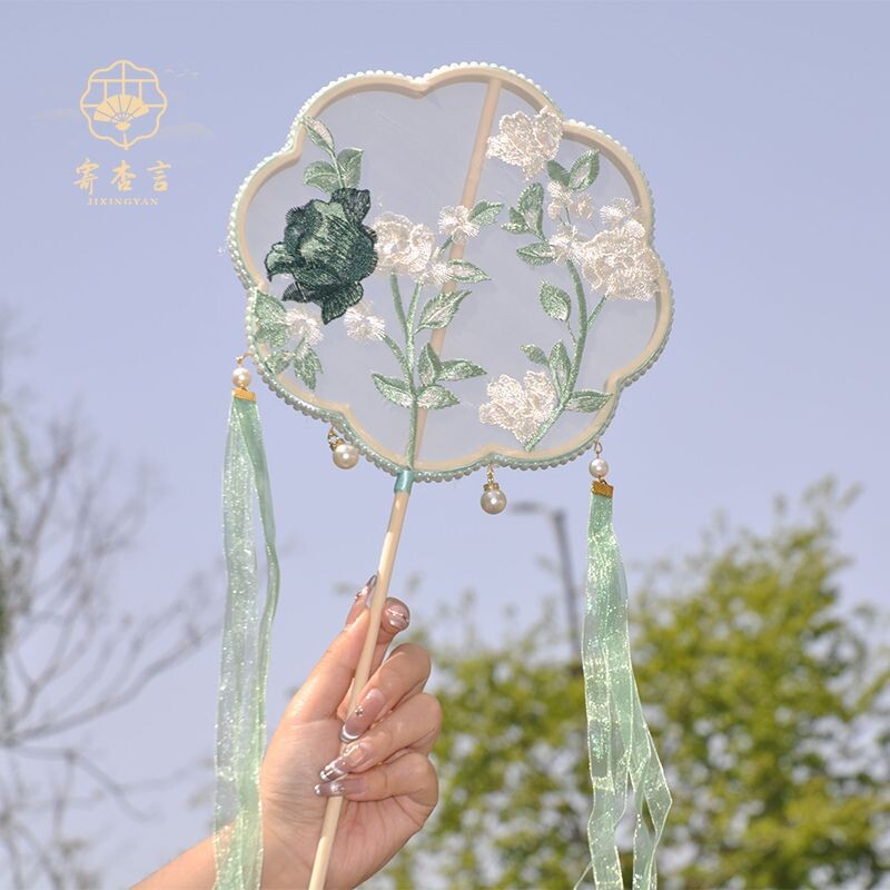 中国风复古刺绣手工扇团扇丝带款汉服拍照跳舞扇古装手持古风扇子