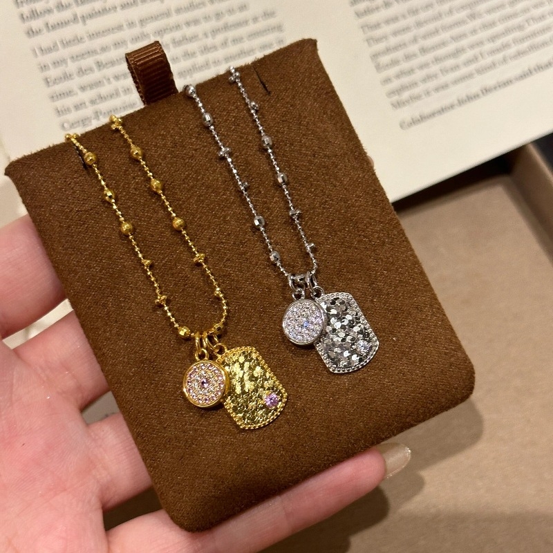 925轻奢高级复古镶嵌粉白钻碎冰冰方圆牌项链个性潮流精致