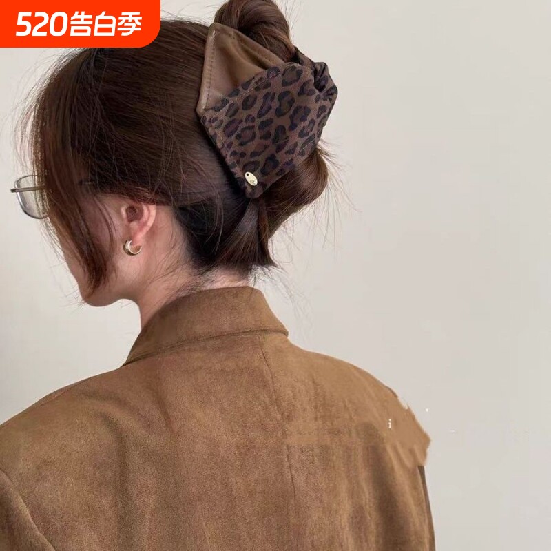 豹纹三角2025发夹赫本风洋气爆款小香风精致夹子发饰头花抓夹发夹