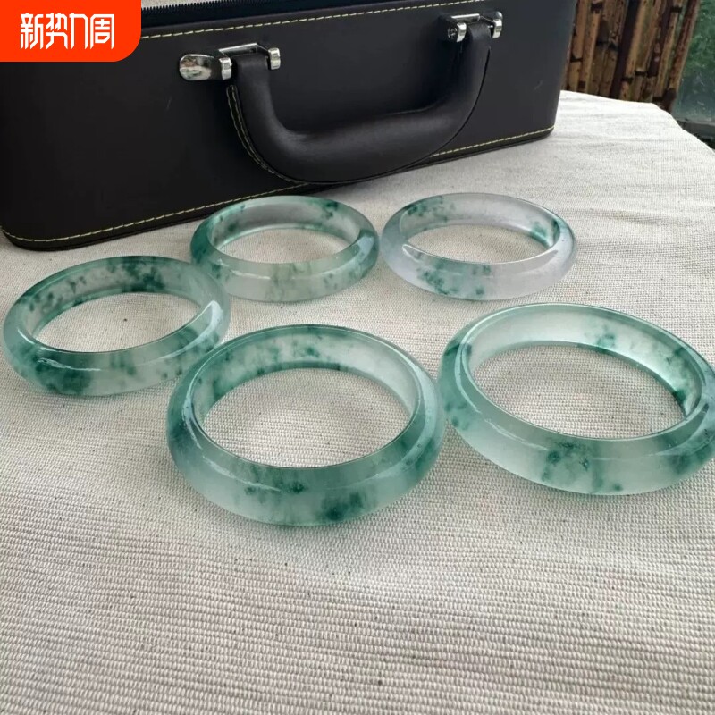 缅甸老坑平替翡翠手镯石英岩独龙玉高冰玻璃种满阳绿飘花圆条仿石