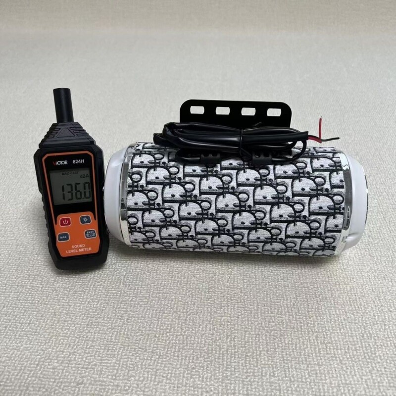 全新升低音炮排气管蓝牙音响大音量136分贝12-100伏通用白色边盖