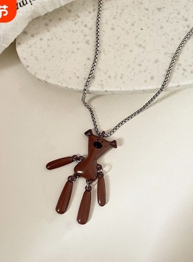 冬季咖色泰迪小熊卫衣项链女ins嘻哈设计感小众长款钛钢毛衣链