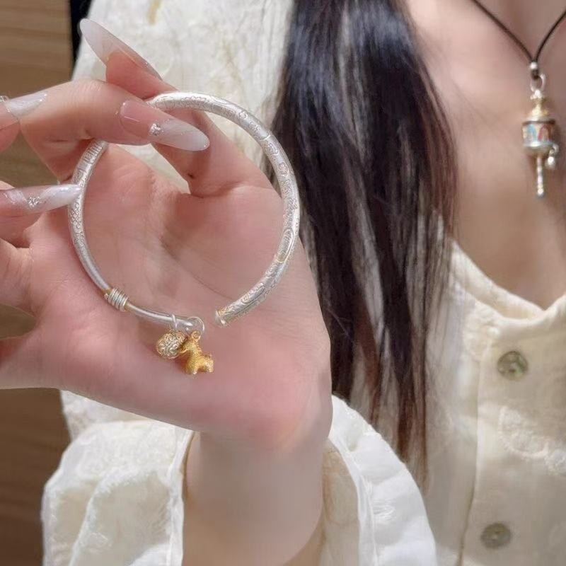 新中式马上有钱小马手镯女2026新款小众设计感精致马年本命年手饰