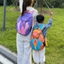 儿童户外出游登山小背包女孩小学生休闲旅游超轻便双肩包男童书包