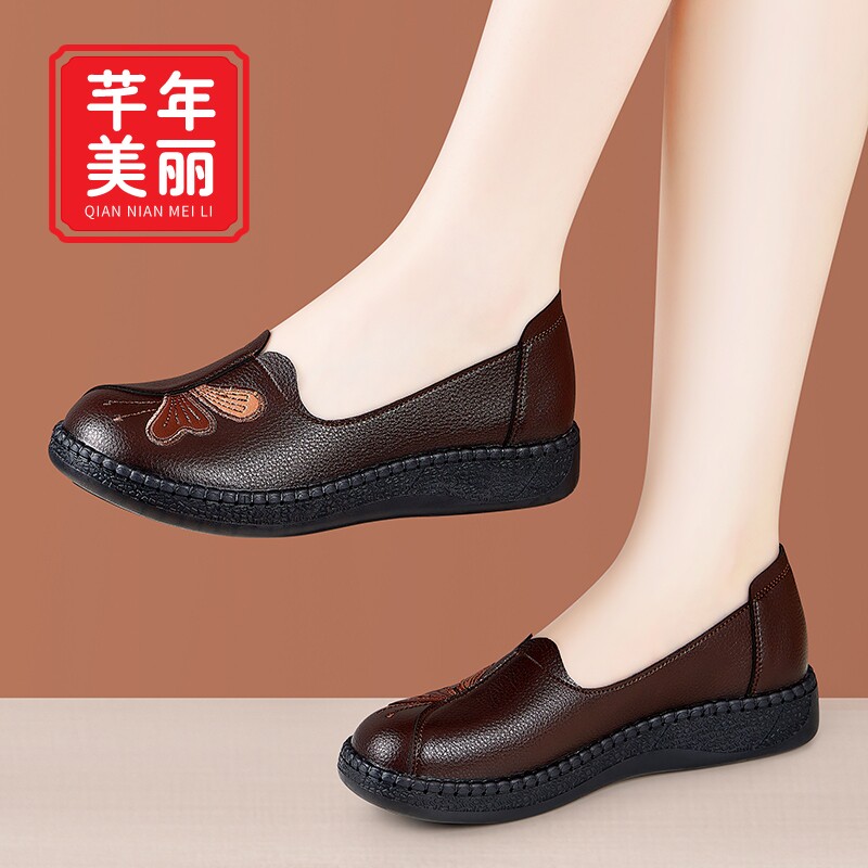 春秋新款妈妈鞋舒适软底单鞋中年皮鞋平底防滑老人奶奶女鞋