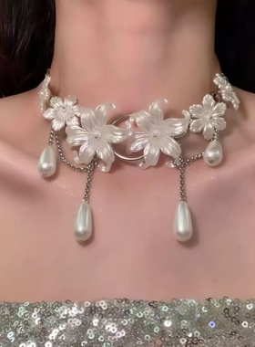 法式复古白色鸢尾花朵项链女小众轻奢串珠流苏颈链锁骨链