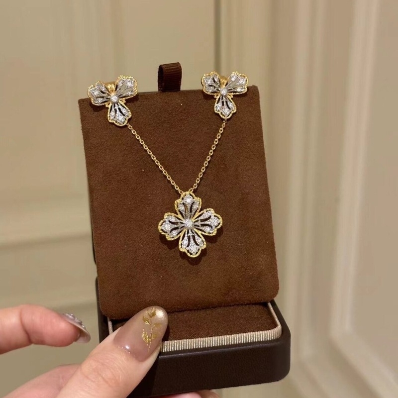 925轻奢法式复古高级感分金蕾丝四叶花项链耳钉重工花朵气质首饰