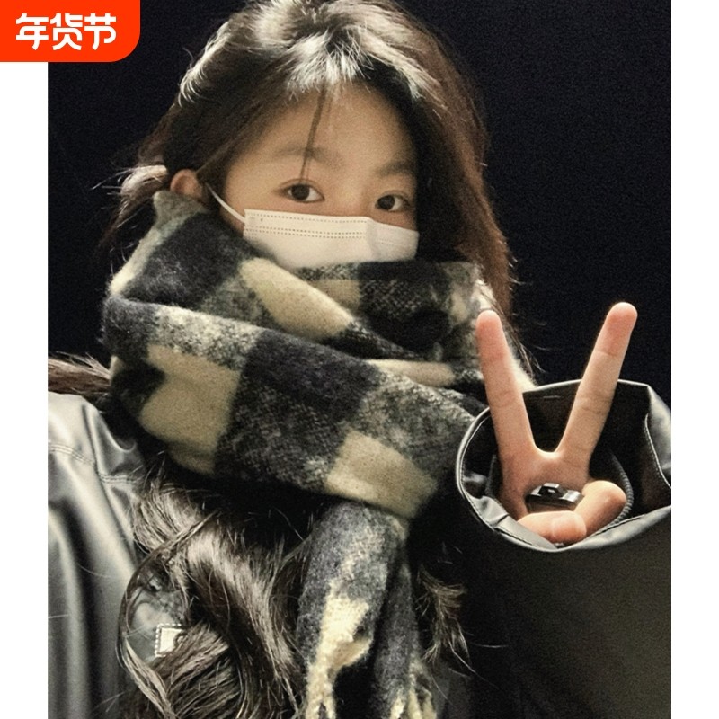 围巾秋冬季女氛围感2025新款黑白情侣保暖加厚围脖男黑色粉色流苏