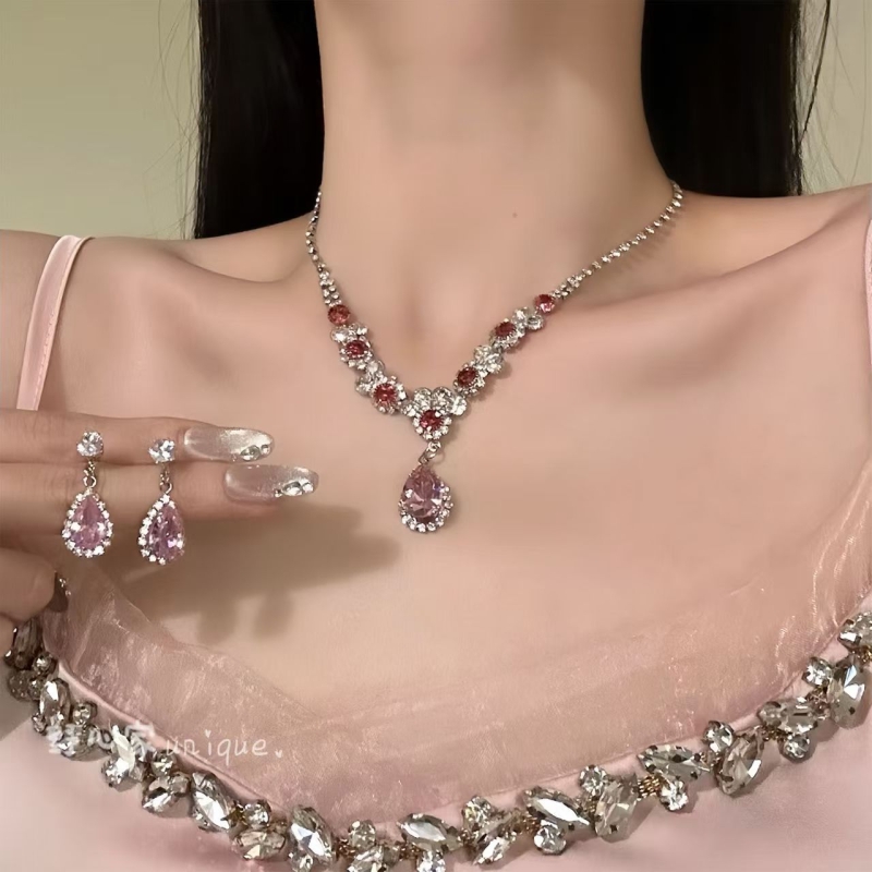 【娇俏感】精致千金风闪钻水滴项链耳钉生日礼服氛围感锁骨链颈链