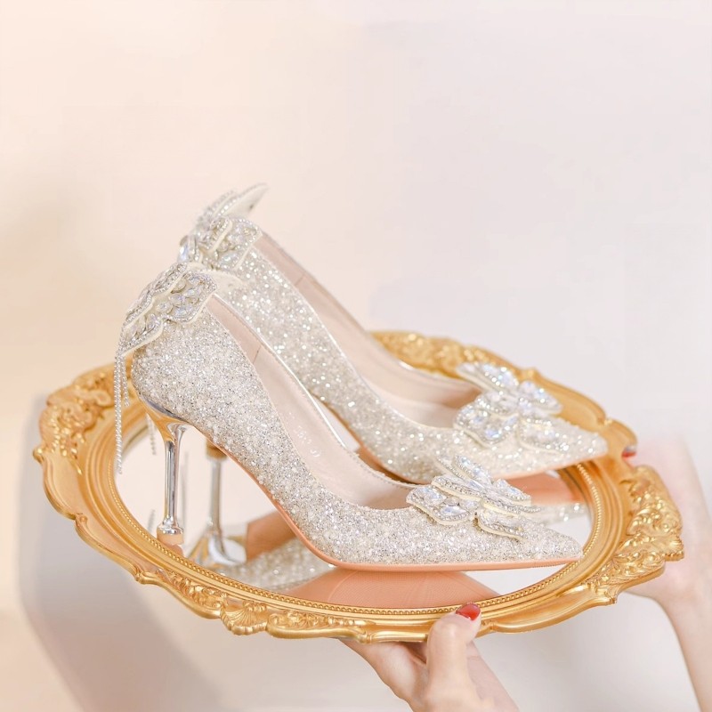 订婚银色婚鞋女法式绝美新娘鞋18岁成人礼水钻尖头高跟鞋细跟婚礼