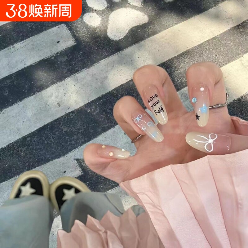 新年手工美甲穿戴甲蝴蝶结渐变光疗甲可爱少女显白法式黑皮波点